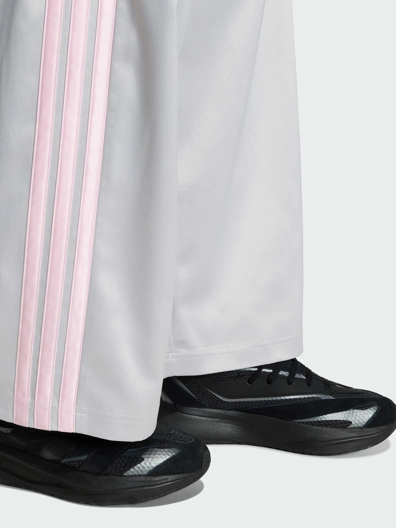 Штани Adidas модель KQ7047 Фото