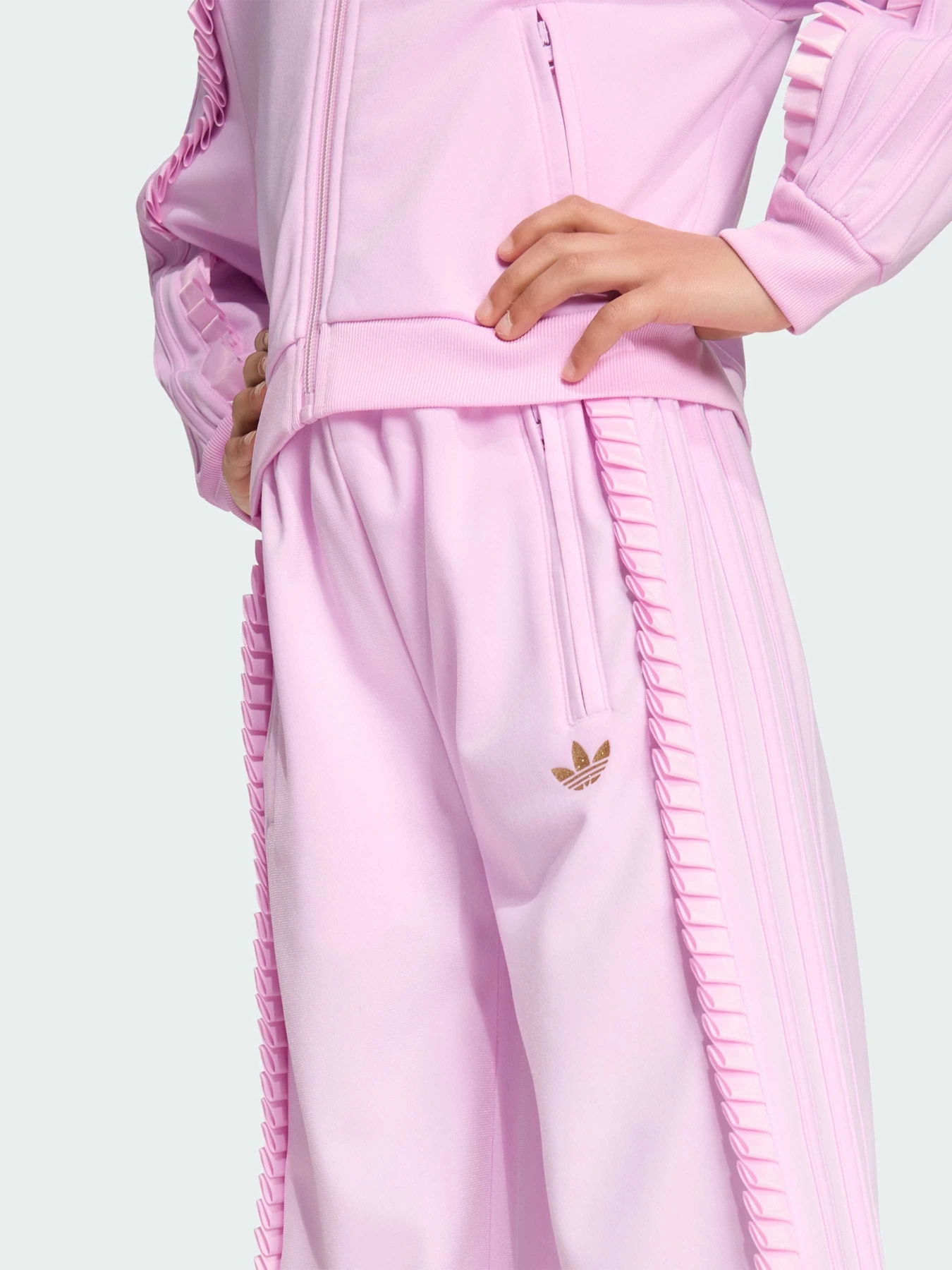 Костюмы Adidas модель KR6592 Костюмы Adidas модель KR6592 Фото