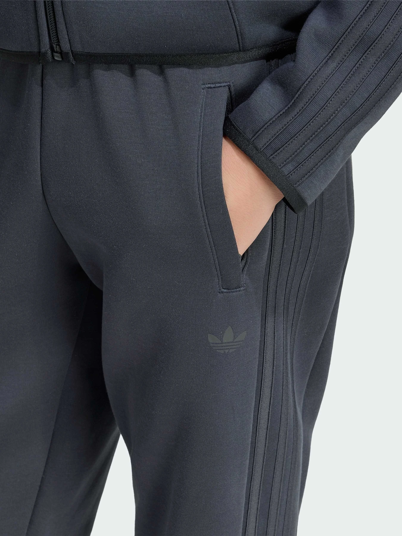 Штани Adidas Adicolor модель KS1704 Штани Adidas Adicolor модель KS1704 Фото
