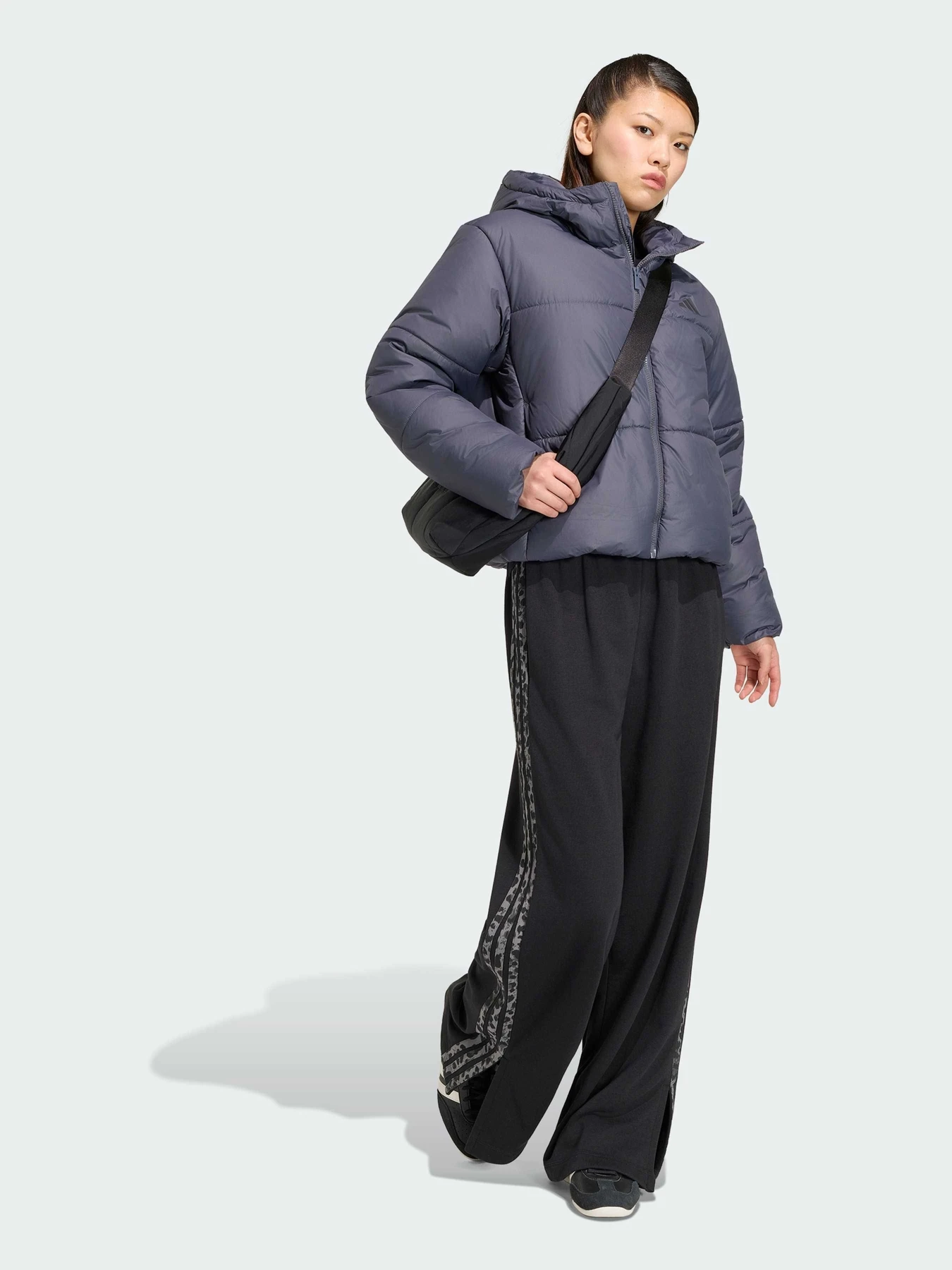Куртки и дубленки Adidas Adidas Essentials модель KS5305 Куртки и дубленки Adidas Adidas Essentials модель KS5305 Фото