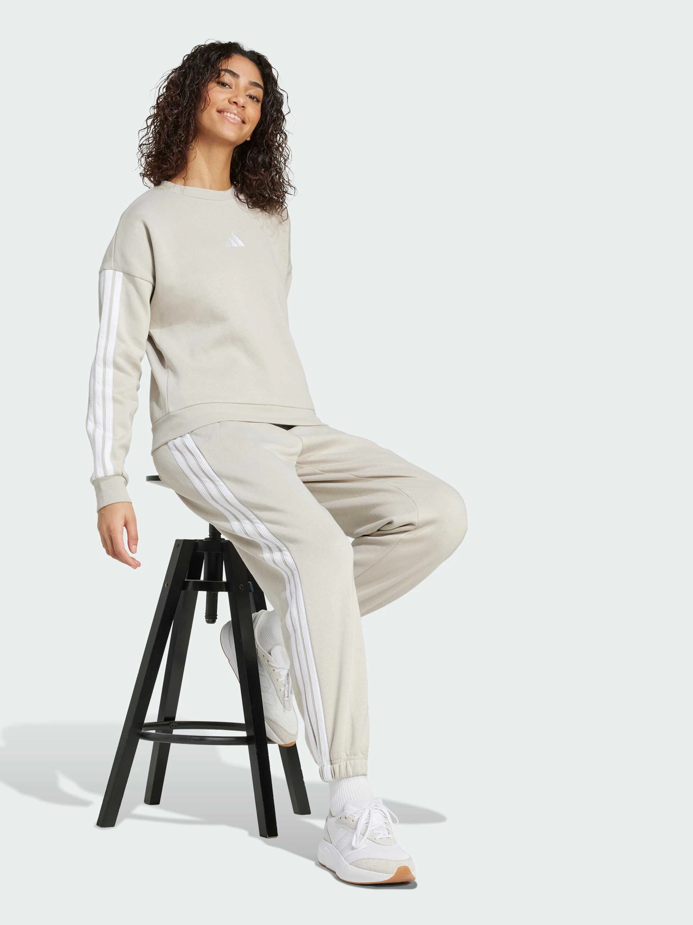Брюки Adidas 3 Stripes модель JX7697 Брюки Adidas 3 Stripes модель JX7697 Фото