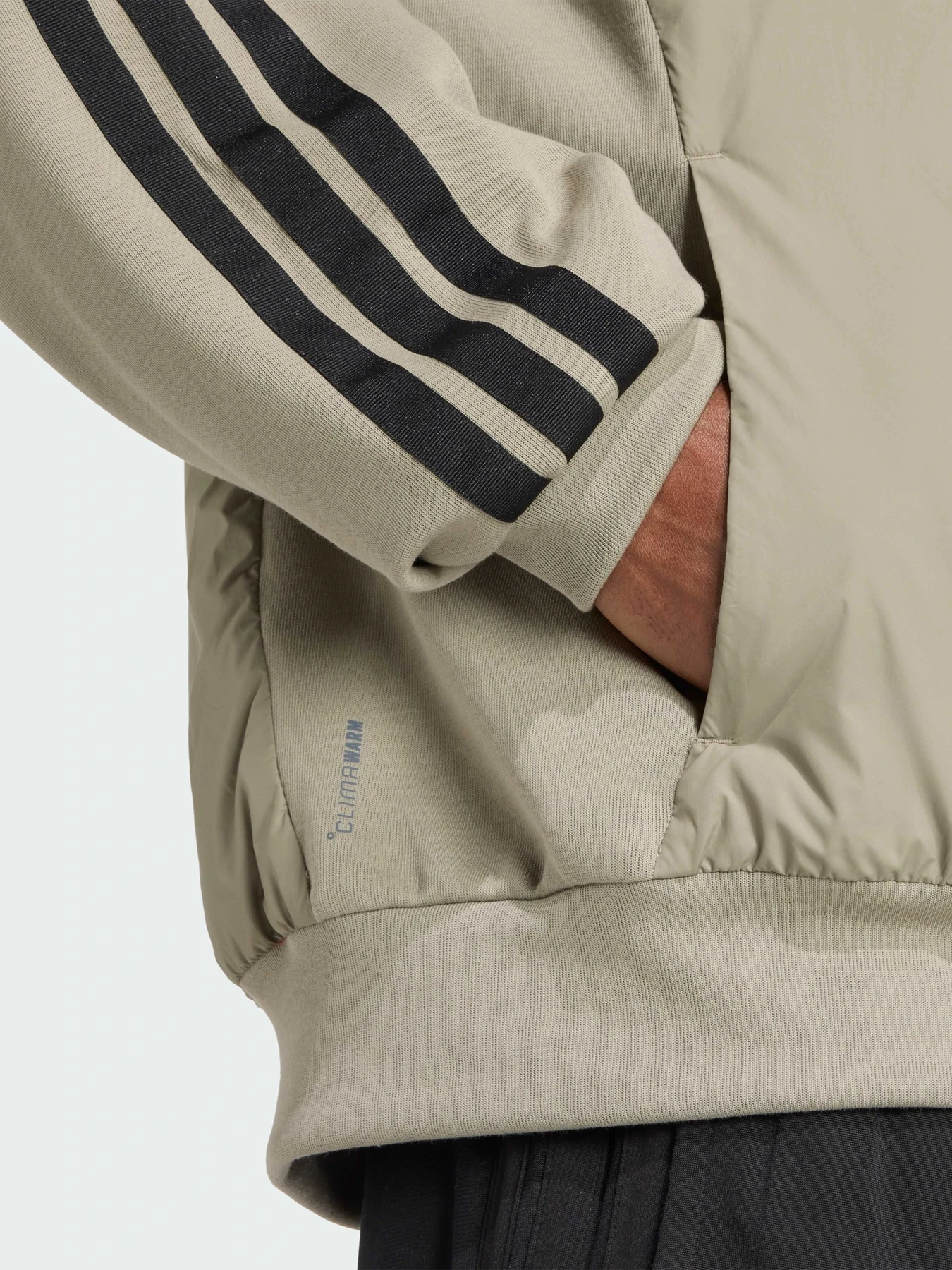 Куртки та дублянки Adidas модель KA5249 Куртки та дублянки Adidas модель KA5249 Фото