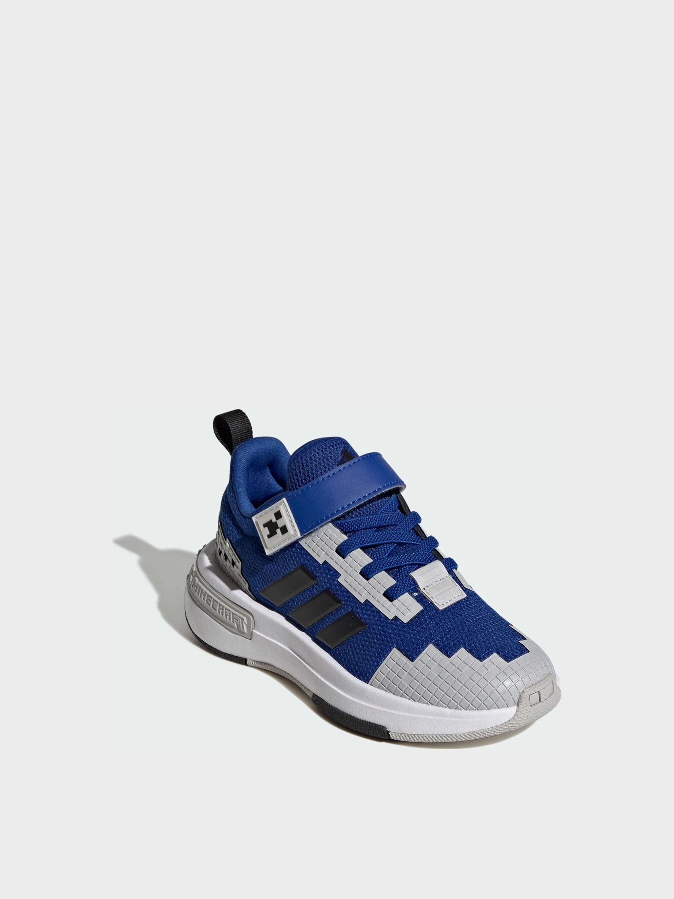 Кроссовки Adidas модель KK4638 Кроссовки Adidas модель KK4638 Фото