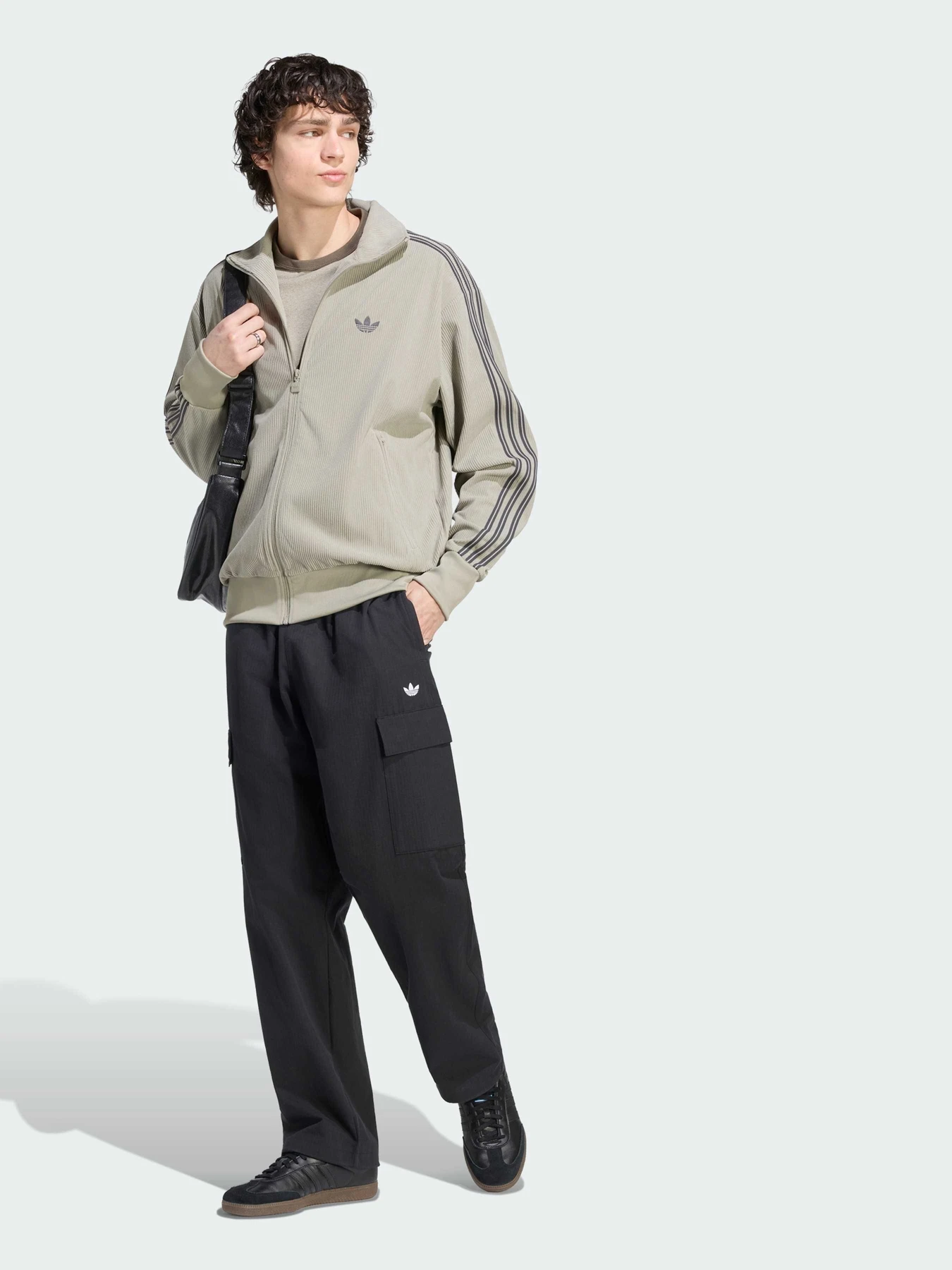 Худи и свитшоты Adidas модель KT4331 Худи и свитшоты Adidas модель KT4331 Фото