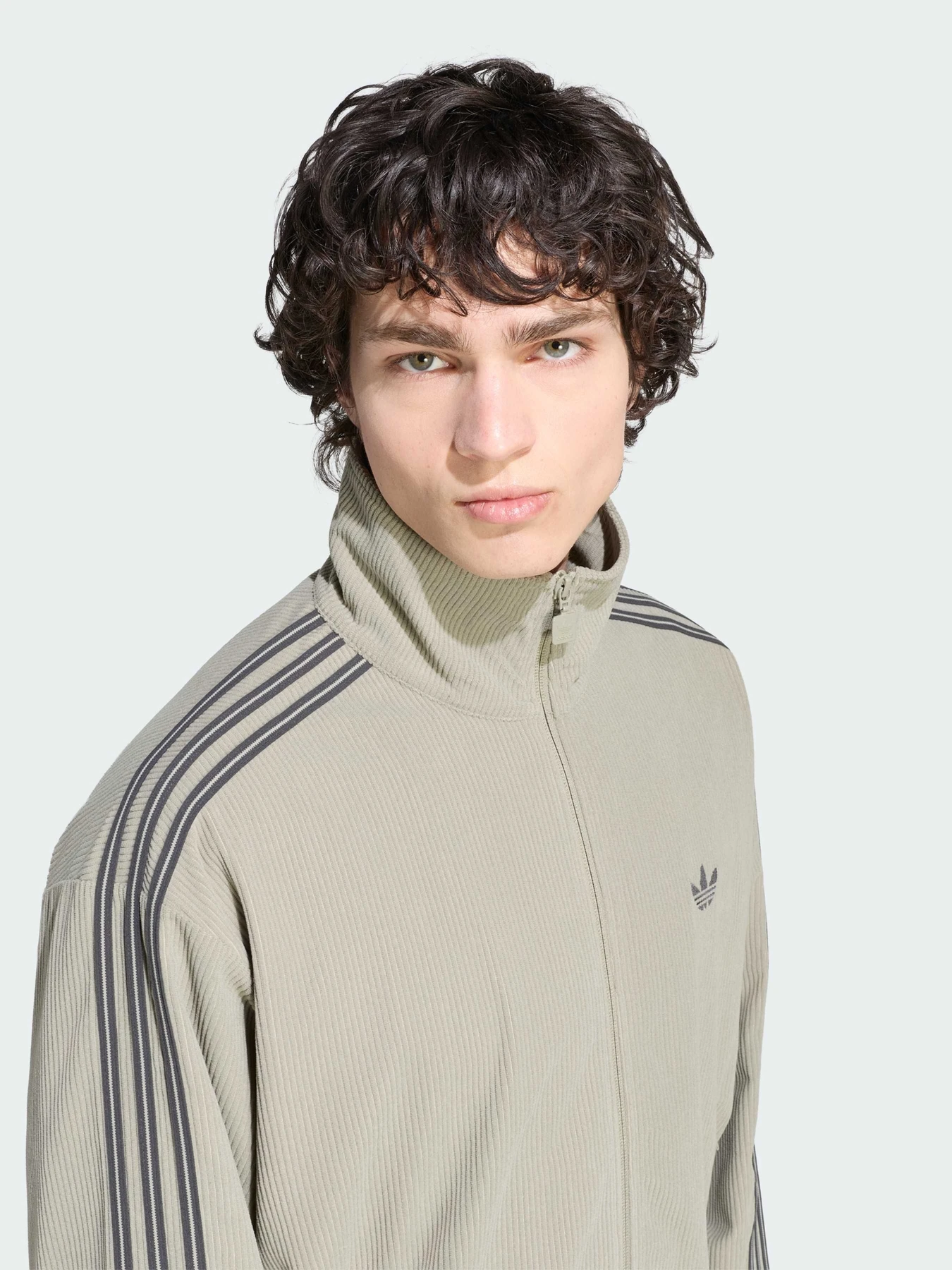 Худи и свитшоты Adidas модель KT4331 Худи и свитшоты Adidas модель KT4331 Фото