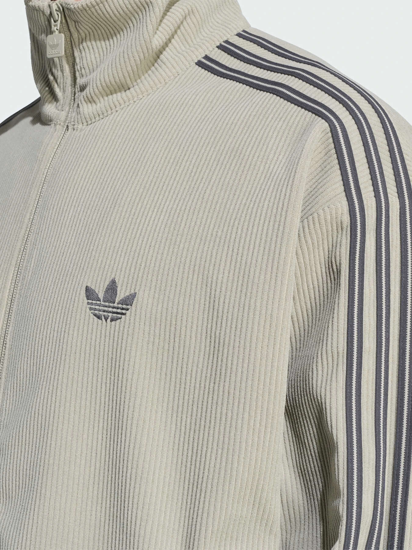 Худи и свитшоты Adidas модель KT4331 Худи и свитшоты Adidas модель KT4331 Фото