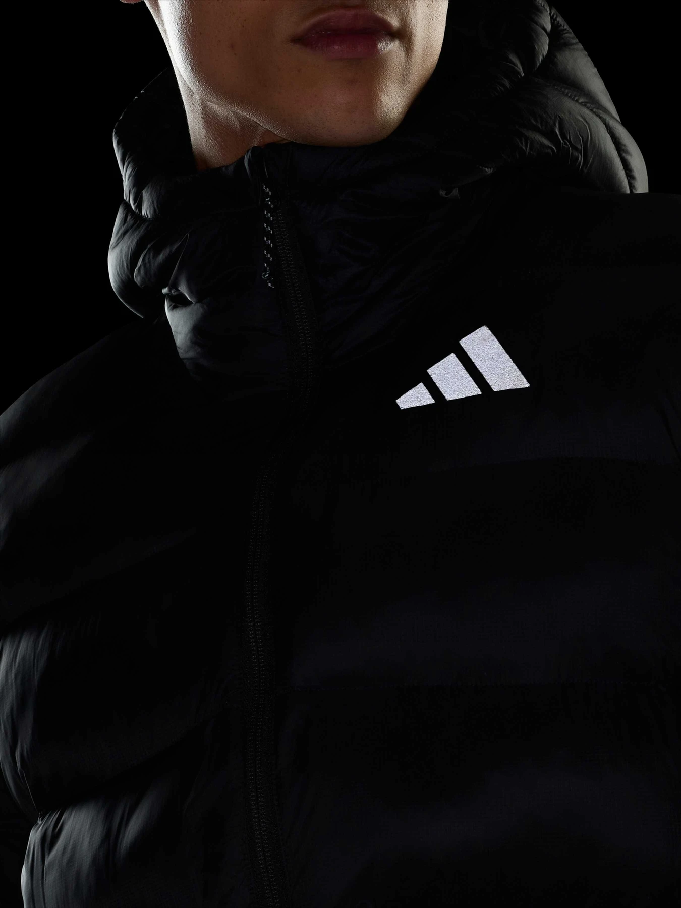 Куртки та дублянки Adidas модель KY2712 Фото