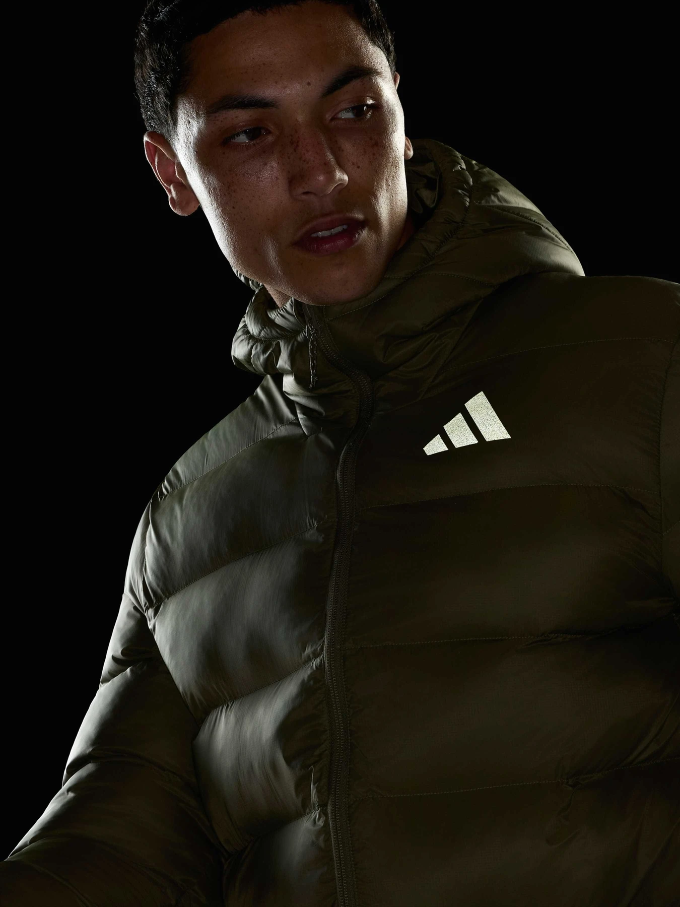 Куртки та дублянки Adidas модель KY2714 Фото