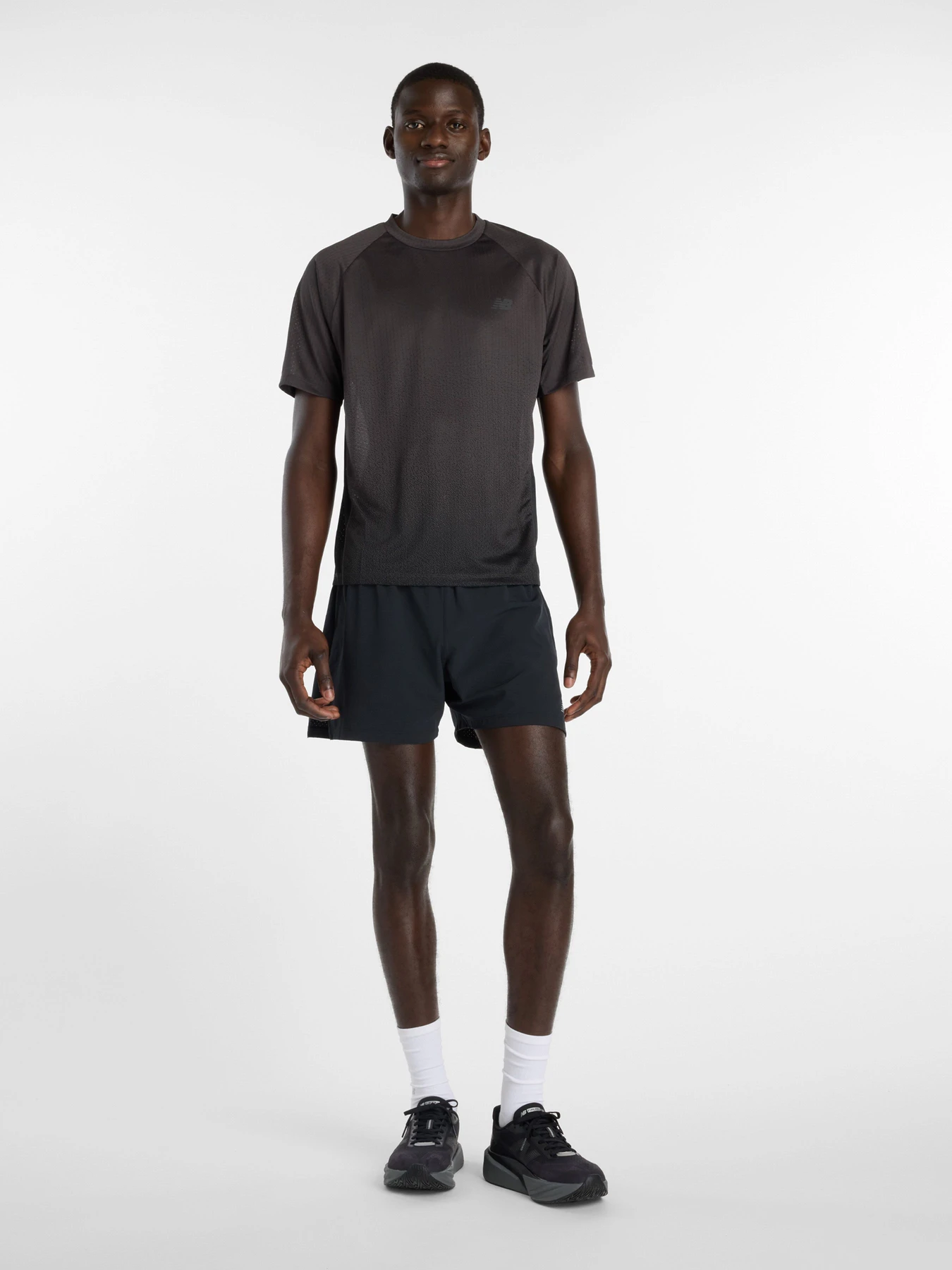 Футболки и поло New Balance Viz-Tech Run модель MT61O0TKBK Футболки и поло New Balance Viz-Tech Run модель MT61O0TKBK Фото