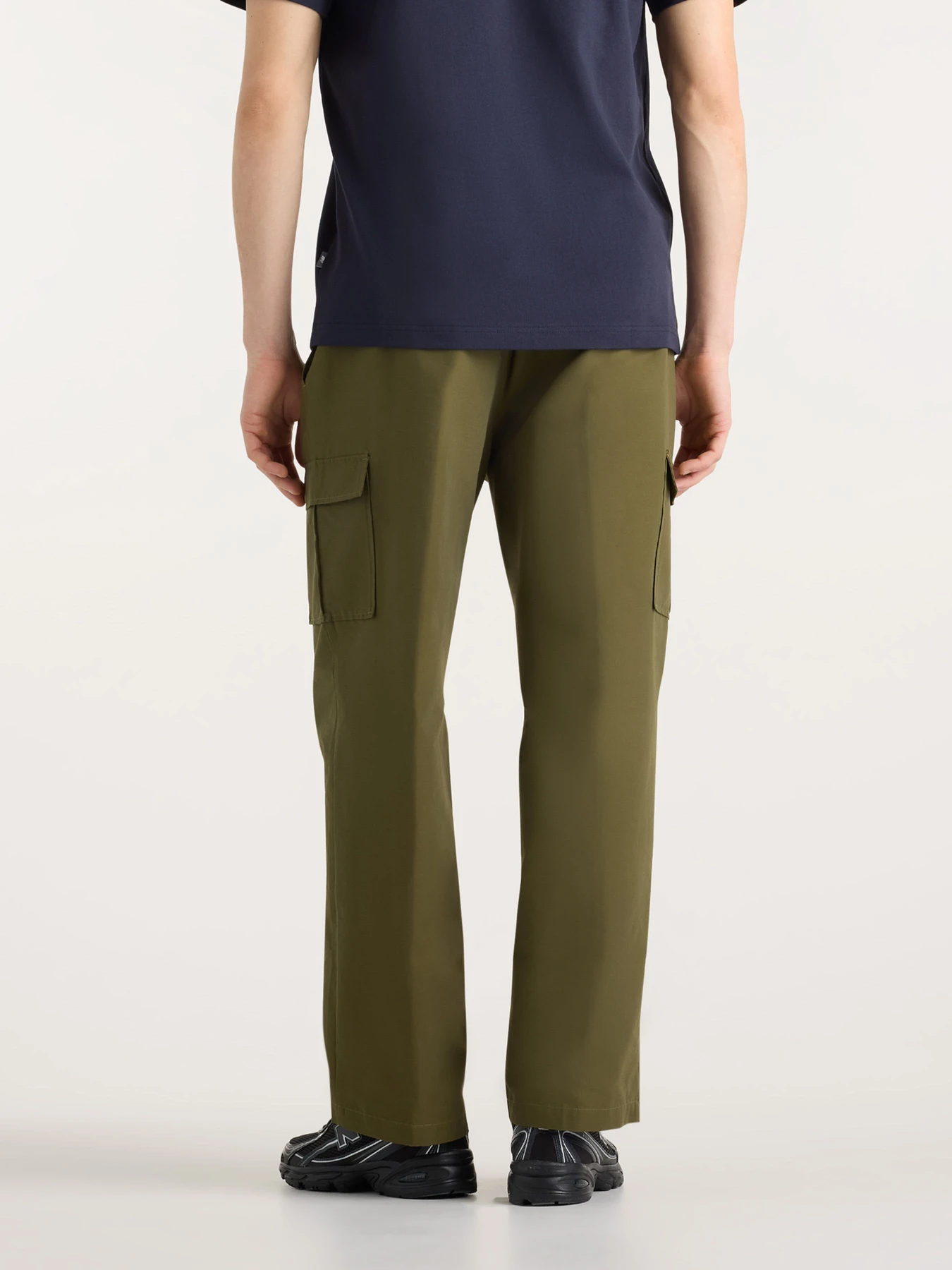 Штани New Balance Woven Cargo модель MB62R0FVAAO Фото