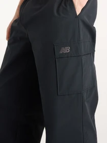 Штани New Balance Woven Cargo модель MB62R0FVBK Фото