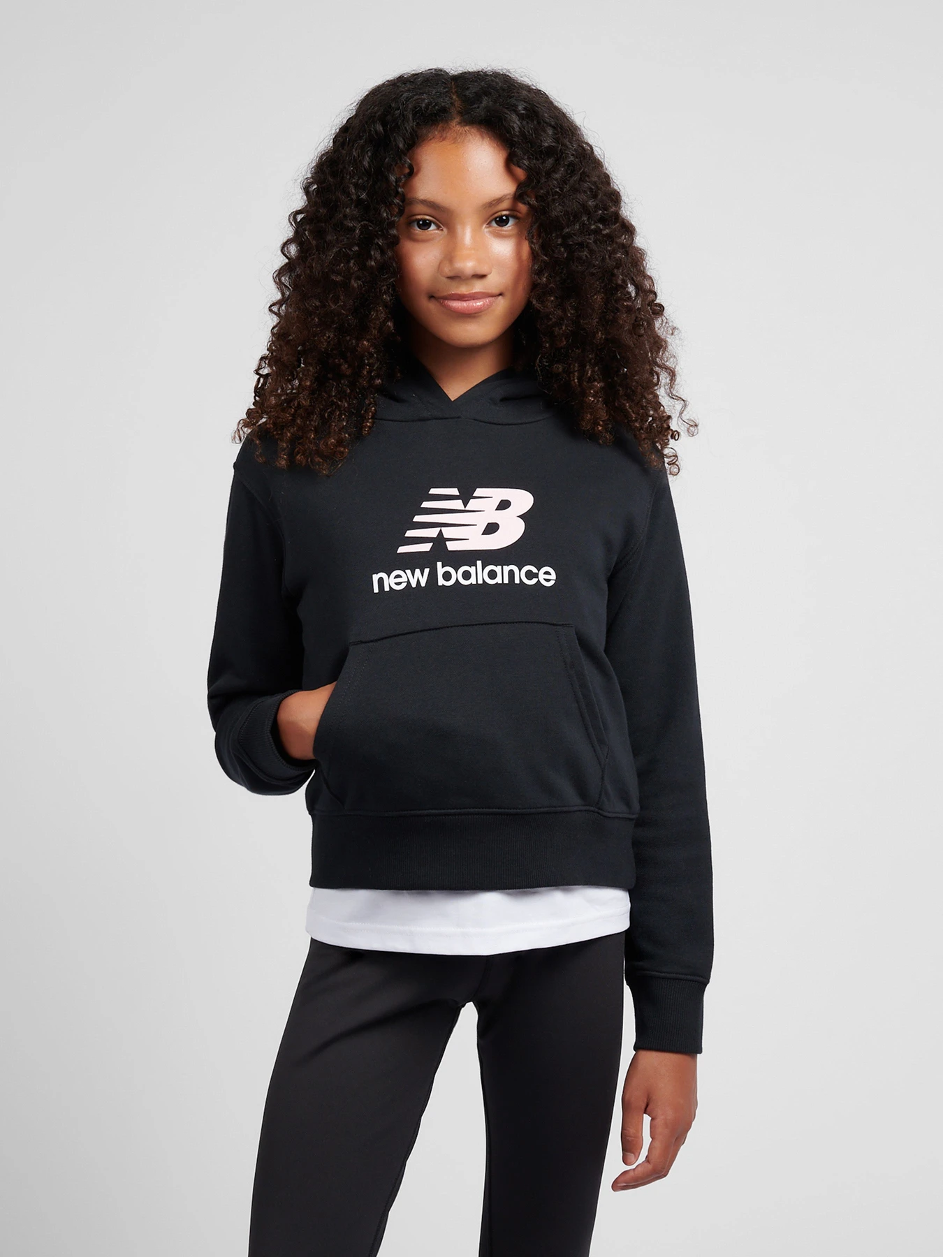 Худи и свитшоты New Balance BB Stacked Logo модель LAKG0270BK Худи и свитшоты New Balance BB Stacked Logo модель LAKG0270BK Фото