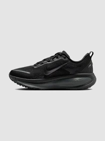 Кросівки NIKE Vomero 18 модель HM6803-005 Фото